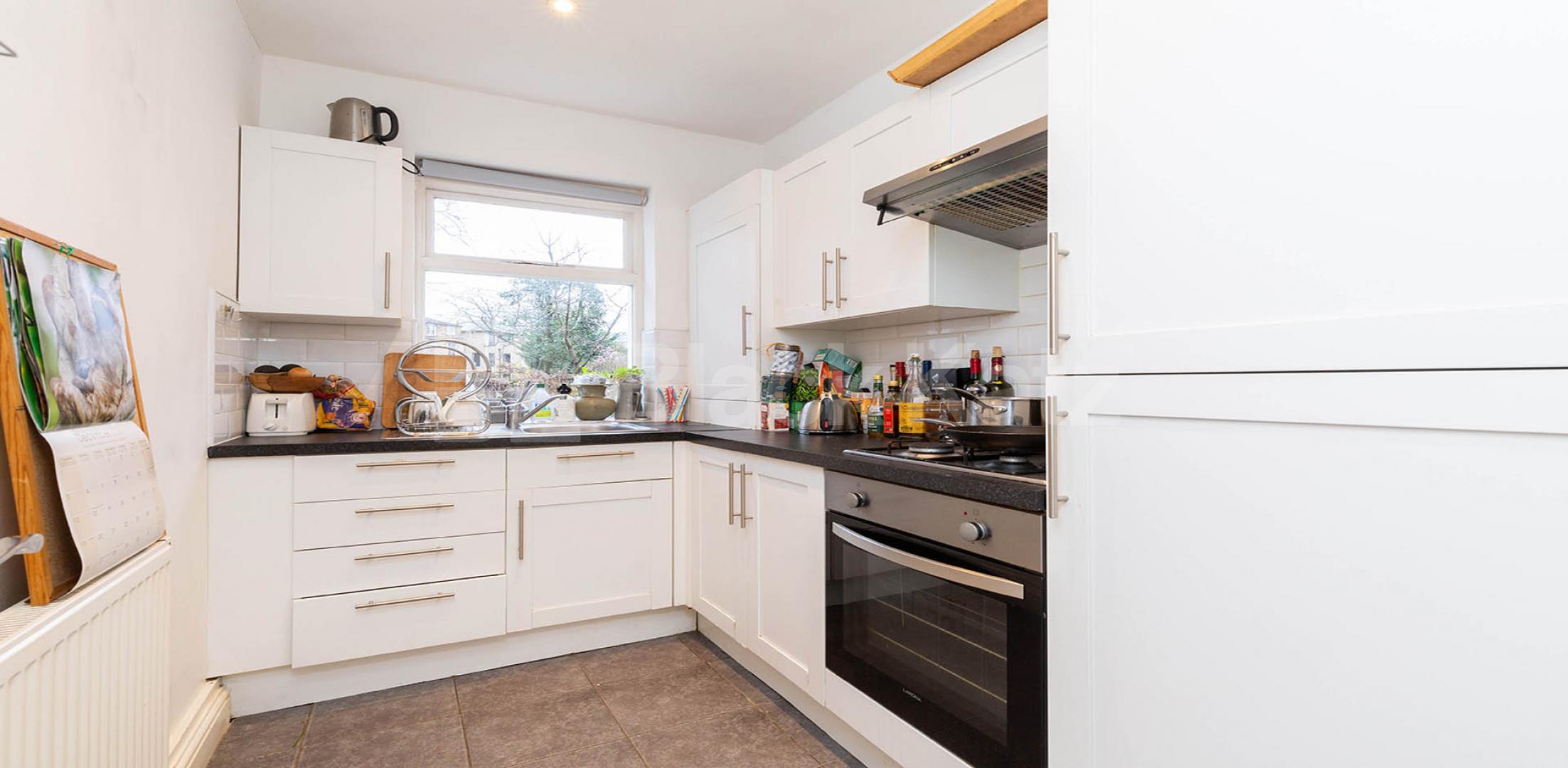 			CONVERTED HOUSE IN CAMDEN SQUARE!, 2 Bedroom, 1 bath, 1 reception Ground Floor Flat			 Cantelowes Road, CAMDEN SQUARE